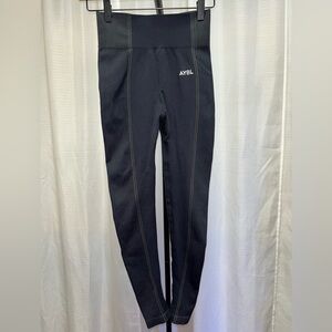 AYBL REFLEX SEAMLESS LEGGINGS BLACK | 
SIZE SMALL